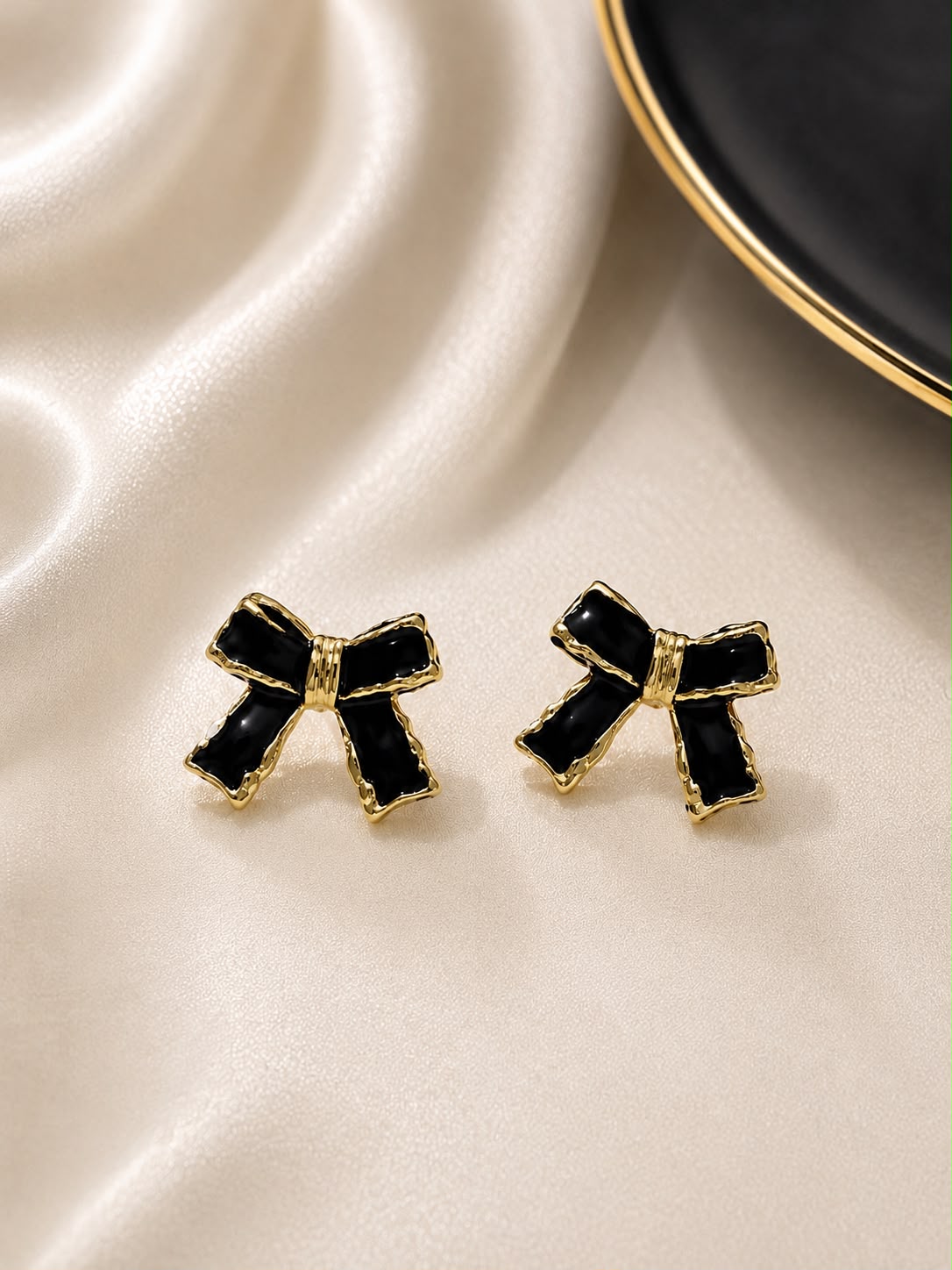 Black Bow Studs