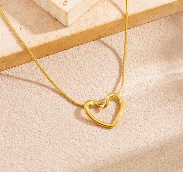 Anti Tarnish - Heart Chain Pendant